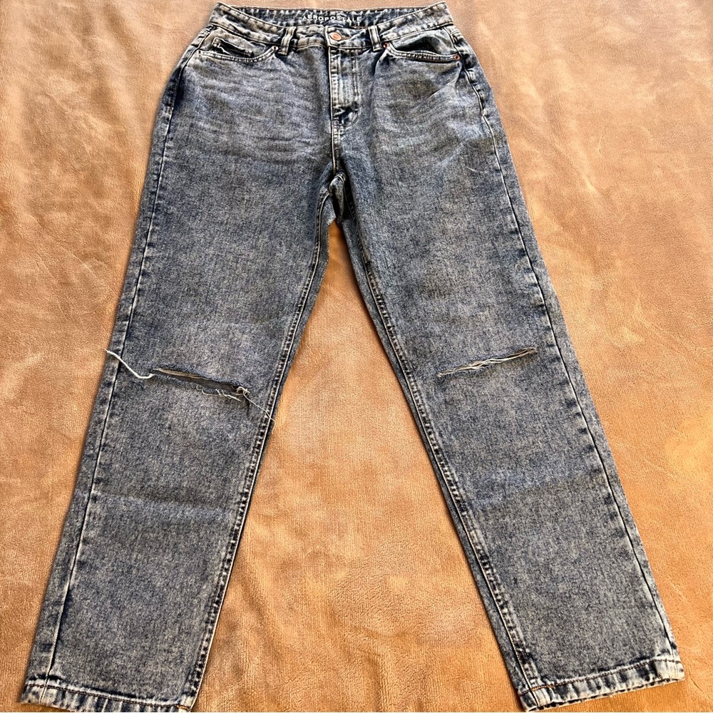 AEROPOSTALE Distressed High Rise Slouchy Mom Jean in Medium Wash - Size 6